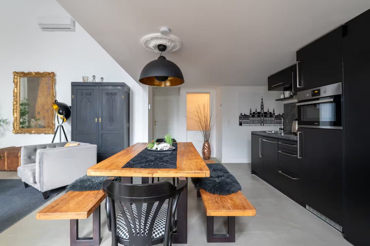 The Kiss Loft by HM